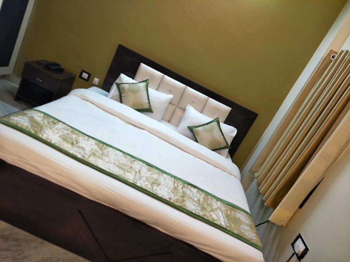 Surabhi Garden Inn Lucknow Exterior foto